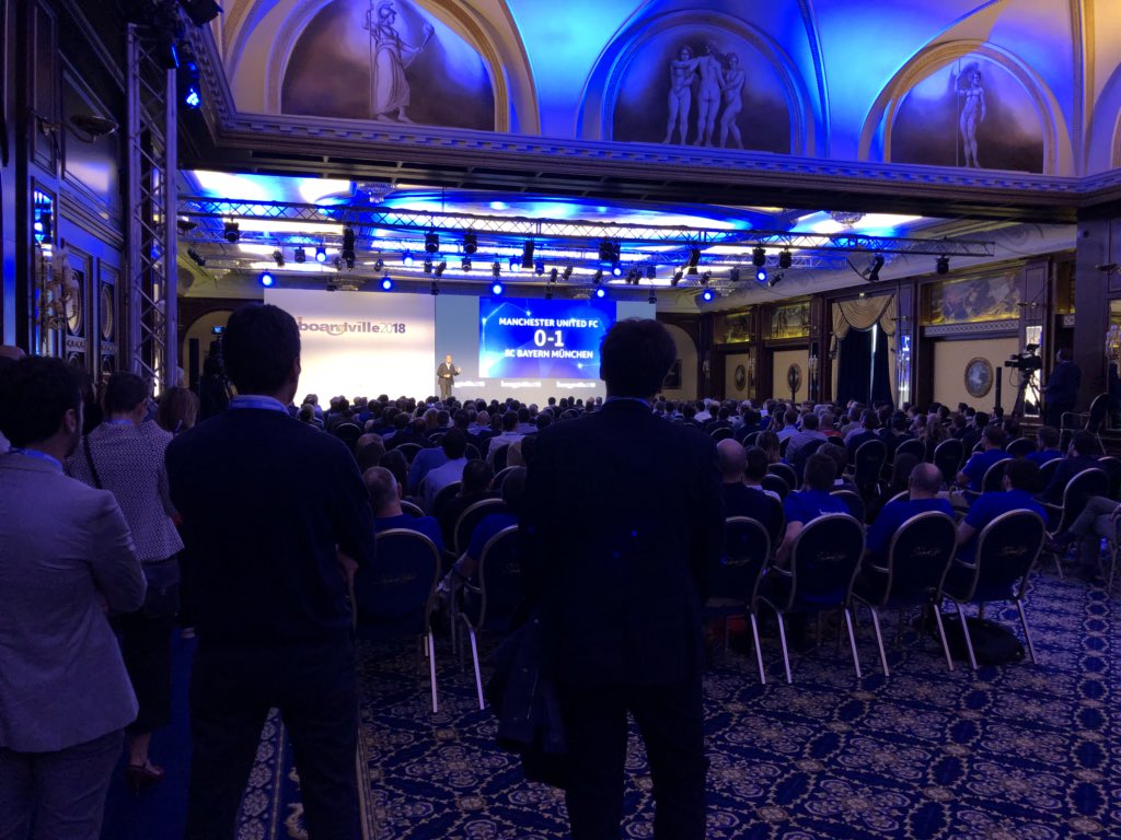 BoardSoftware's tweet photo. Standing room only as Pierluigi Collina discusses how #decisions can be extremely stressful but #technology can help you to #predict and #forecast what might happen, which gives you an #advantage. #BOARDVille2018 #decisionmaking #BI #CPM https://t.co/IMkekmvKmh
