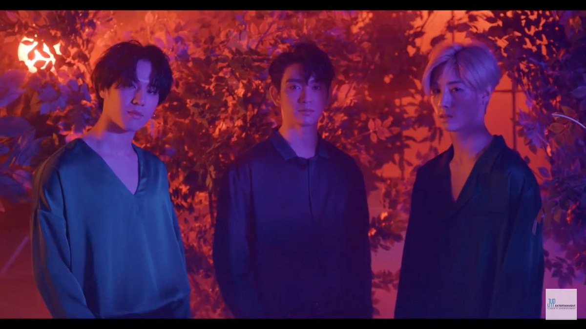 xpaperya's tweet image. BAKIŞLARINIZLA ÖLDÜRDÜNÜZ BENİ

#GOT7 @GOT7Official
#TheNewEra #2TWO