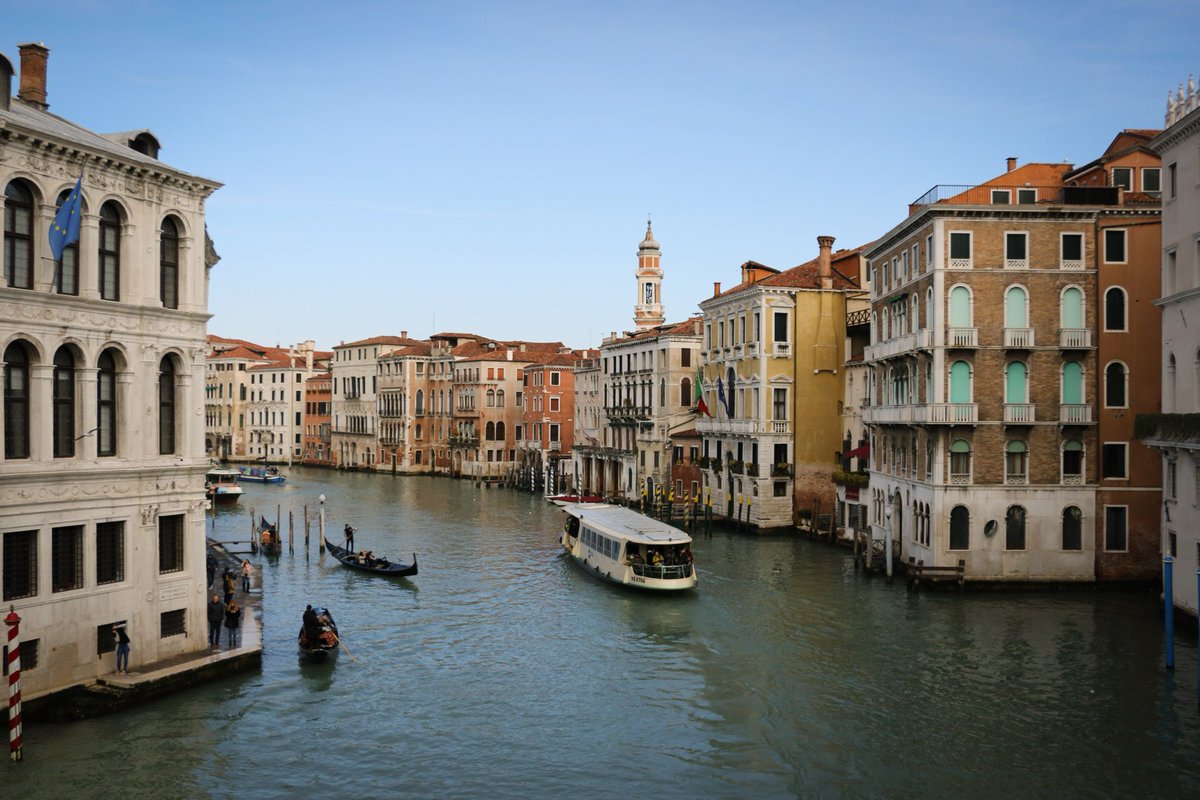 effectokuleshov's tweet photo. 🔴 Ahí va la segunda tanda de 📸 #fotografías de #Venecia 🛶 Sé que he tardado la vida, pero espero que os gusten‼️😊 #travel #picoftheday @CanonEspana https://t.co/9fhGAZGLEg