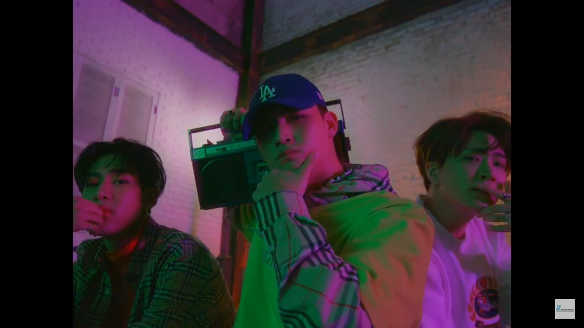 realzkd's tweet image. they’re are both so beautiful 😩 i’m so glad they’re exploring multiple concepts in this upcoming album 😭

@GOT7Official #GOT7 #HMMMM #2TWO #THENewEra

#MTVLAKPOPGOT7 #PremiosMTVMiaw