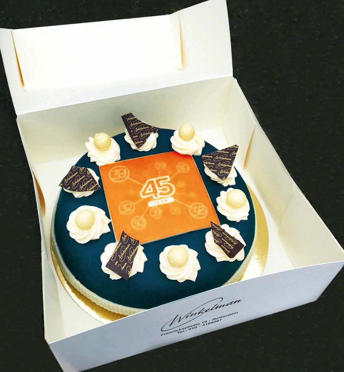 Gisteren zijn we 45 jaar geworden. Alle reden om alle medewerkers en gepensioneerden te verrassen met een taart en persoonlijke kaart afgelopen zaterdag. M.m.v. #docompany