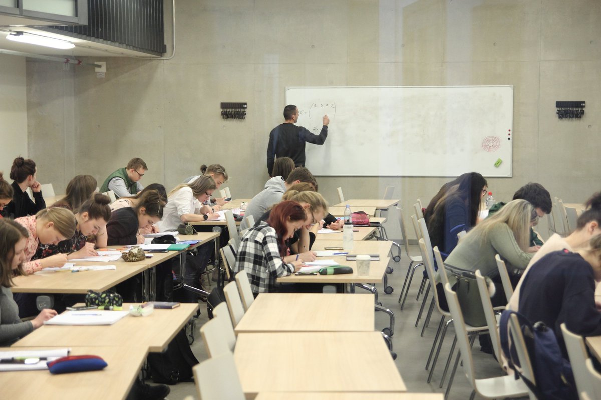 Student! Piedalies konkursā!  Atsūti nelielu aprakstu par savu aizraujošāko un jēgpilnāko lekciju un dodies divu dienu atpūtā kopā ar kursabiedriem uz kādu no Latvijas kempingiem! Vairāk info: karjera.lu.lv/zinas/t/32265/