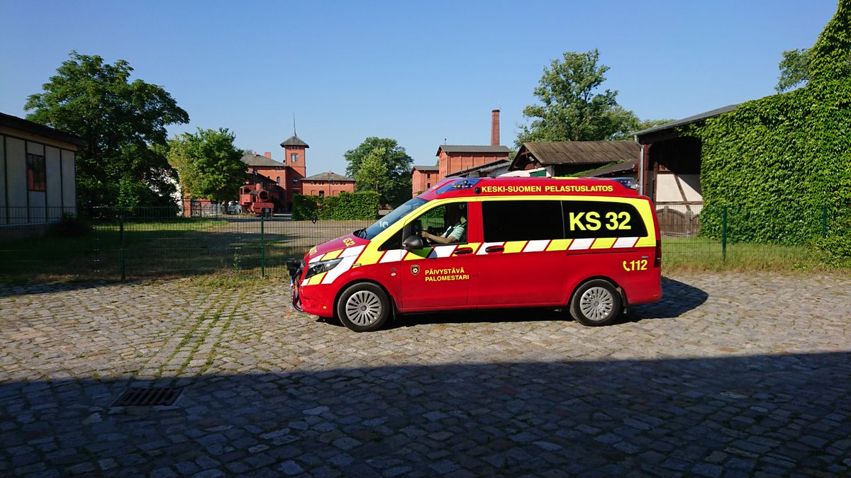 CriticalCommsFi's tweet photo. #KS32 approaching #Berlin #CCWorld #CCW2018 - deadline to drive-in by noon - before that a quick #shower https://t.co/awpMsHtTQL