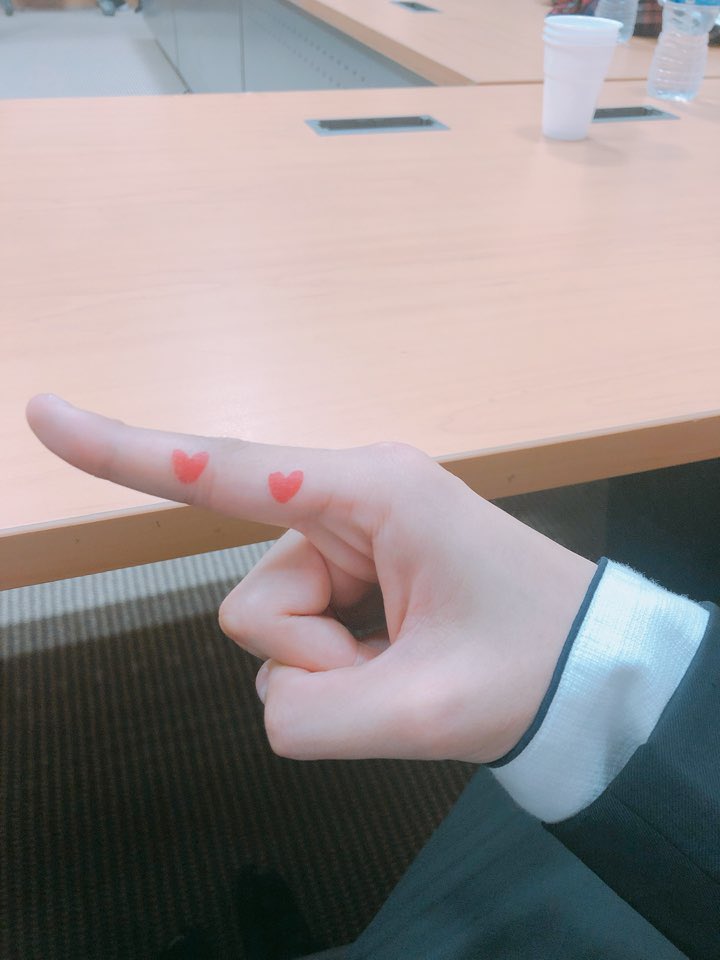 OfficialMONSTAX's tweet photo. [#민혁] 삼주년이면 하트 세개니까 하나는 여러분이 채워주세요오오💕 #사랑사랑 https://t.co/2RfON1qjMb