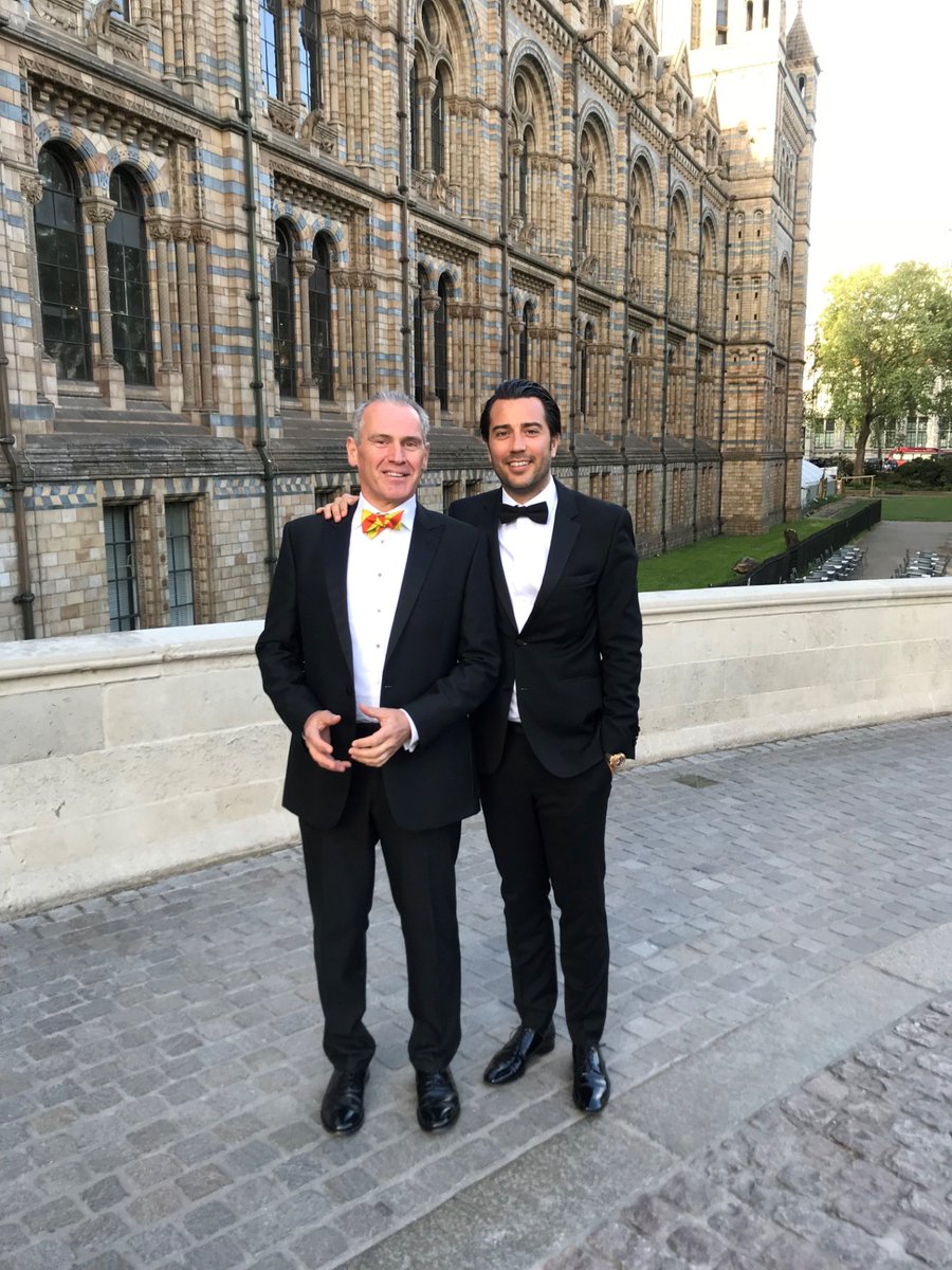 NewmarkRetailUK's tweet photo. HDH CEO David Harper with Thomas Evald, Global Retail Director @JoeandTheJuice at #RLIAwards last Thursday
#HDH #WeMoveRetail #RetailAwards #2018 #Retail #Leisure #AboutLastWeek #MondayMorning https://t.co/t2AmxvYFVc
