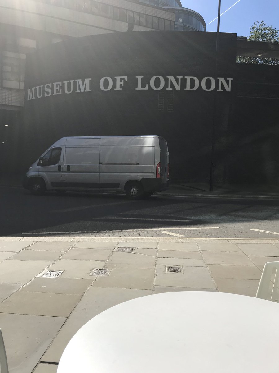 Apostrofly's tweet photo. Waiting for a colleague to join a meeting with #raildeliverygroup near the Museum of London. Tempted to visit if I wasn’t working. https://t.co/elrJjauNPY