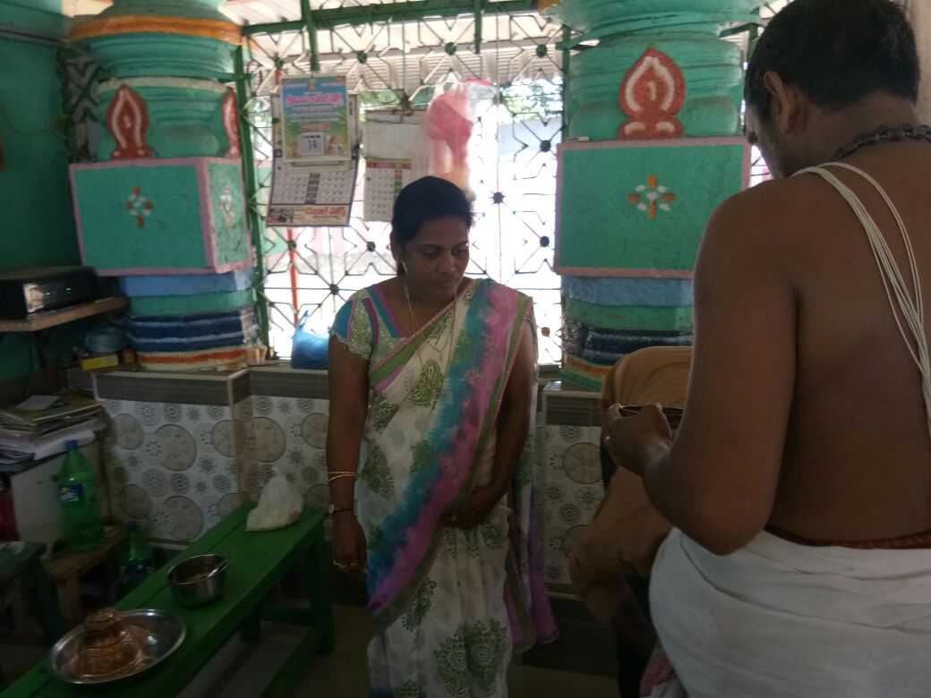 DrakshayaniJSP's tweet photo. పొన్నూరు జనసేన వీరమహిళ విభాగం ఆధ్వర్యంలో *పవన్ కళ్యాణ్ గారు తలపెట్టిన బస్సుయాత్ర విజయవంతం* అవ్వాలని ఈరోజు ఉదయం 9గంటలకి స్థానిక శ్రీ సాక్షి బావన్నారాయణ స్వామి దేవాలయంలో ఉన్న శ్రీ ఆంజనేయస్వామి వారికి పూజ కార్యక్రమం నిర్విహించాము. https://t.co/bSDJTs4Jkp