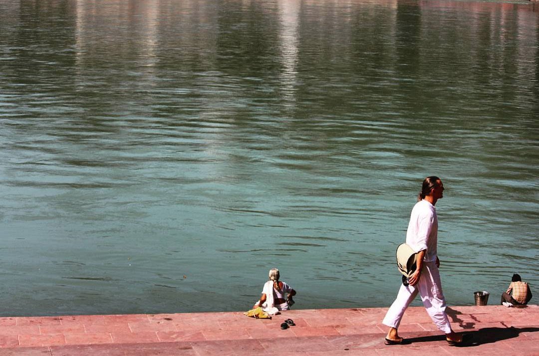 Totocompany_Ind's tweet photo. Nirvana.....Life happens here....The soul flows by...... #nirvana
#rishikesh  #india #canonphotography #dslrofficial #natgeoyourshot #streetphotography #travel #gototoco #humanity_shots_
Shot by Swapnoleena Sen. Follow her Instagram page for her journeys https://t.co/A79YJ2IHDs https://t.co/hlUGcS9Zps