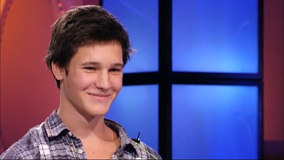 Marie98_'s tweet photo. Dsds ohne Frau als Jury ist definitiv schwerer zu absolvieren als mit. Nur Männer = nur Poker Blick 😅 @Wincent_Weiss musste dadurch und hat es geschafft und ist jetzt wahrscheinlich beliebter als die Gewinnerin 💕 https://t.co/bZ1FLTJr77