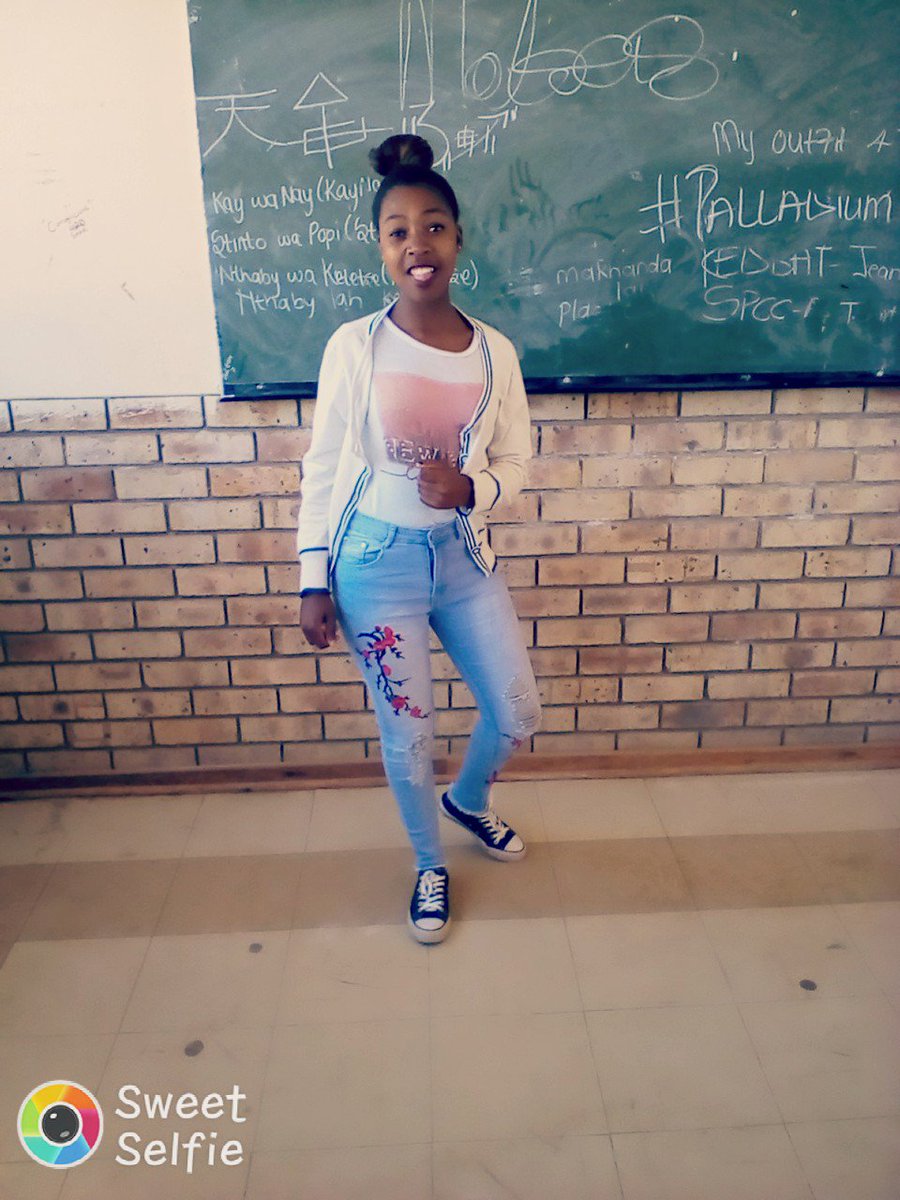 ZaneleMatole's tweet photo. #Umhle Ntombazana https://t.co/fCxE7R5ze5