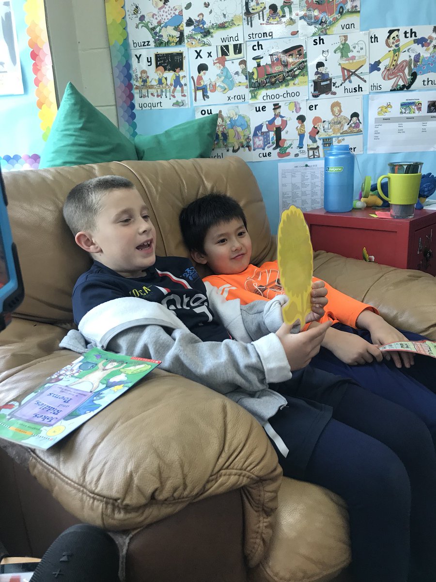 alicedahny's tweet photo. Poetry Sharing with our buddy class! #2Crocks #SecondGrade #Poetry #BuddyClass https://t.co/T94ovYvd0F