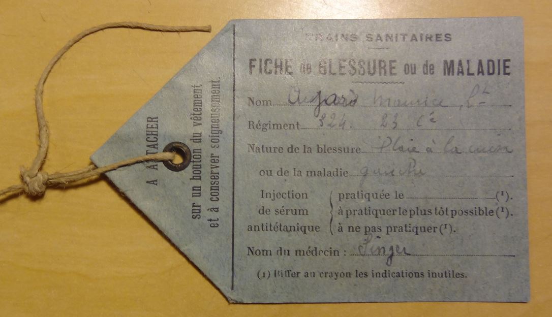 MDHDefense's tweet photo. Au hasard d'un dossier d'officier au SHD #Vincennes :  une étiquette de blessé #MDHDefense https://t.co/s7TjiEq4TD
