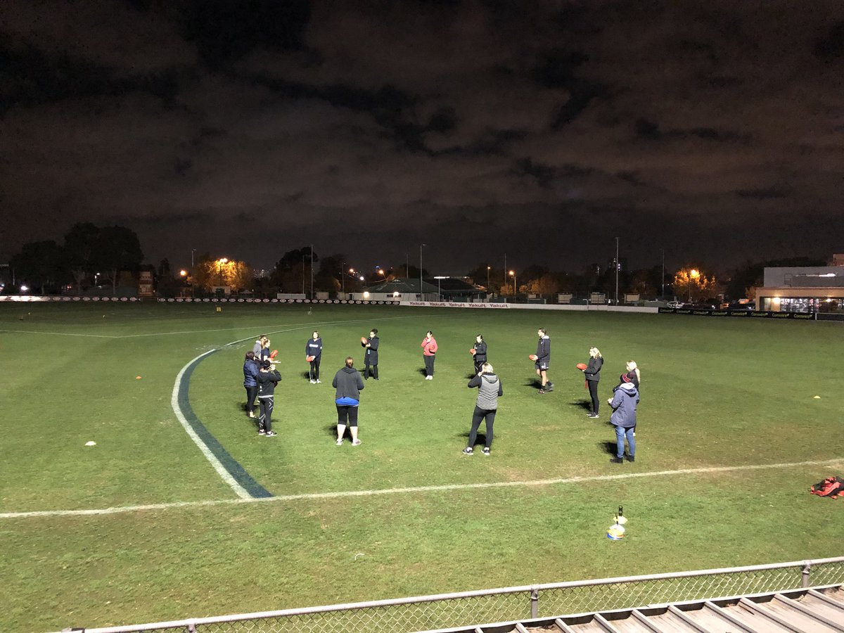 Coaching session tonight for females new to the game! Lots of fun been had in a very engaging session <a href="/coachafl/">CoachAFL</a> <a href="/EDFLfooty/">EDFL</a> <a href="/AFLAuskick/">NAB AFL Auskick</a>