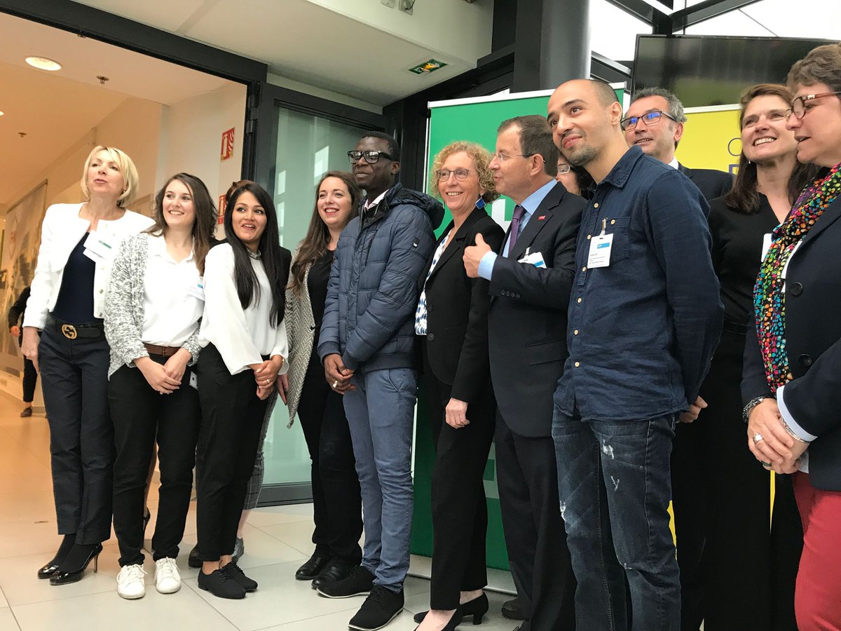 murielpenicaud's tweet photo. Echanges concrets avec de jeunes apprentis Français et Allemands
@BASF_FR &amp; @ofaj_dfjw mobilisés pour l’#apprentissage. Nous avons besoin de tous les acteurs européens pour développer la mobilité: ce sont les jeunes d'auj qui construisent l'Europe de demain #QuelleestvotreEurope https://t.co/mVTjO3uqZu