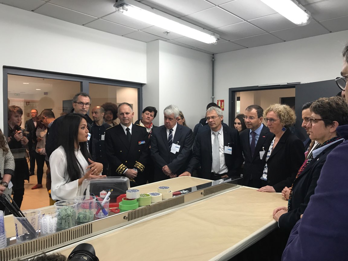 murielpenicaud's tweet photo. Echanges concrets avec de jeunes apprentis Français et Allemands
@BASF_FR &amp; @ofaj_dfjw mobilisés pour l’#apprentissage. Nous avons besoin de tous les acteurs européens pour développer la mobilité: ce sont les jeunes d'auj qui construisent l'Europe de demain #QuelleestvotreEurope https://t.co/mVTjO3uqZu