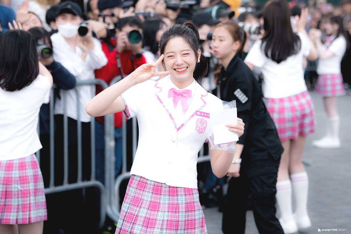 180510 프로듀스 상암 프로모션(5)

🍊🍊

#프로미스나인 #프로미스나인 #프로듀스48 #Fromis_9 #장규리
<a href="/realfromis_9/">fromis_9 [프로미스나인]</a>