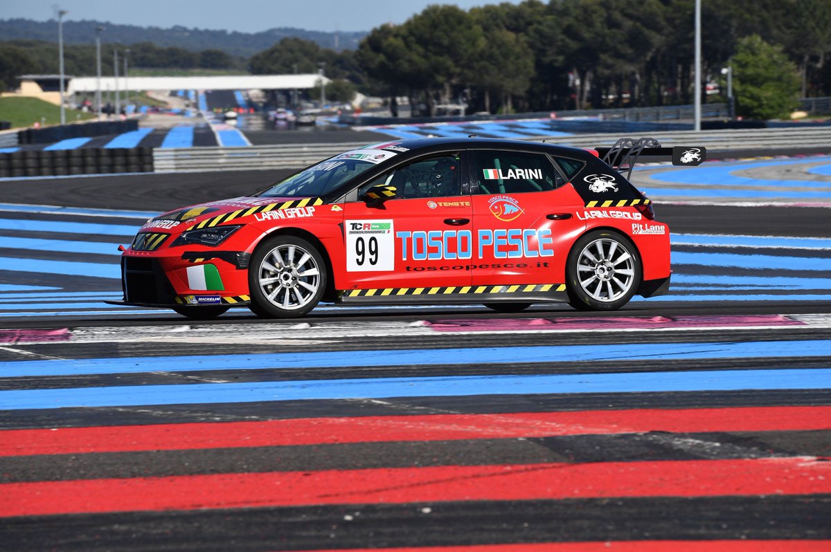 <a href="/AndreaLarini/">Andrea Larini</a> vince in safety car al @PaulRicardTrack nel <a href="/TCRItaly/">TCR Italy e TCR DSG</a> con la #SEAT di <a href="/PitLaneCompetiz/">PitLaneCompetizioni</a>. LINK > pressracing.com/it/larini-vinc…