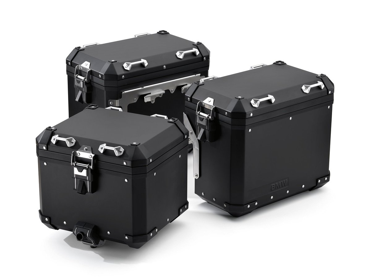 «Edition Black», nuevos accesorios originales BMW Motorrad. <a href="/BMWEspana/">BMW España</a> <a href="/bmwmotorradesp/">BMW Motorrad España</a> @BMWGroupPrensa <a href="/marotoperdices/">maria maroto</a> <a href="/Pilargpuebla/">pilargdelapuebla</a> 
Si quieres conocerlos newsmotor.info/2018/05/14/nue…