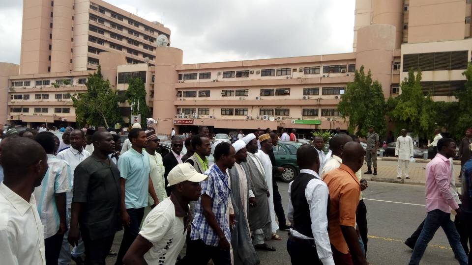 mustyy09's tweet photo. Thousands of #FreeZakzaky peaceful protesters storms d nation capital, Abuja. Our lives are worthless without #Zakzaky!
Death to @MBuhari
Death to @ProfOsinbajo
Death to #LawanDaura
Death to #Munguno
Death to #DanAli
Death to #Danbazau
@ELBINAWI @Sh4Zk @GarShehu @AsoRock @Tutsy22 https://t.co/AmVy9fG8l4