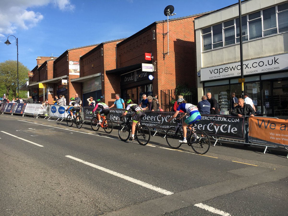 BeerCycle_UK's tweet photo. Some great shots of the @TourSeriesReddi cyclist riding past our banner mid race! The banner looks great, supplied by @Minutemanworcs https://t.co/cjGz5YsCda