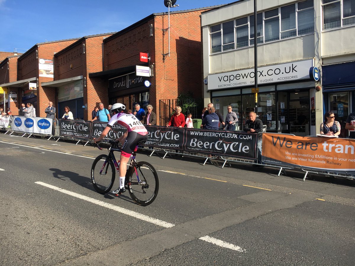 BeerCycle_UK's tweet photo. Some great shots of the @TourSeriesReddi cyclist riding past our banner mid race! The banner looks great, supplied by @Minutemanworcs https://t.co/cjGz5YsCda