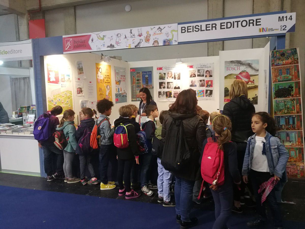 Oggi ultimo giorno di fiera e tornano le classi allo stand di Beisler Editore. Tutti pronti per partecipare ai laboratori con Ole Könnecke e Guia Risari! #SalTo18 <a href="/SalonedelLibro/">Salone Libro Torino</a>