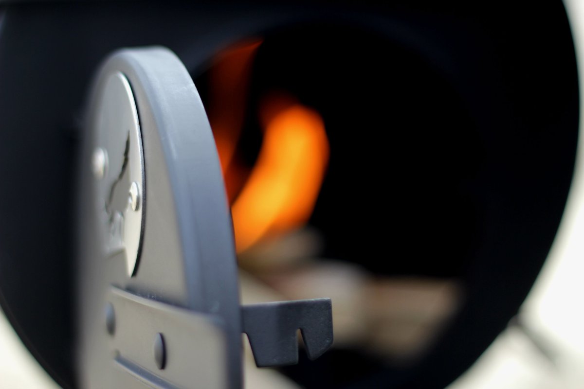AnevayOT's tweet photo. Slowing it down this Monday morning...
#frontier #frontierplus #anevaystoves #bringingthefire #slowmonday #slowliving #slowlife #gowildlyandslow #woodfuelledfire #letitburn #ofsimplethings #cherishandrelish_may #lovelifeoutside #seeksimplicity #livefolk https://t.co/jFDUz548Su