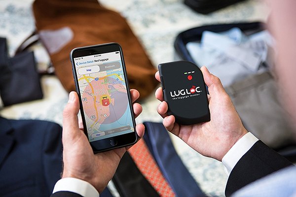 notebookitalia's tweet photo. Ma più bagagli persi in aeroporto, con LugLoc potrete localizzare la vostra valigia anche a migliaia di chilometri di distanza! Costa 119€, con abbonamento SIM dati per un anno https://t.co/rmYKQW6TVL #lugloc #localizzatore #baggagelocator #gps #wifi #baggage #lost https://t.co/y2FMA6DyBR