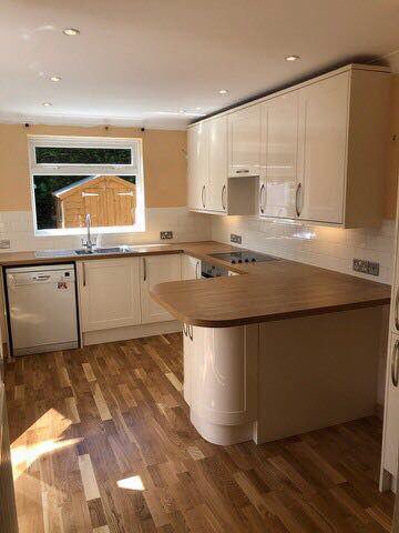 acinstallation1's tweet photo. Kitchen supplied &amp; fitted in paddock wood, New ceiling with spots, oak flooring, New electric, plumbing &amp; tiling https://t.co/KdKkOB1BPl