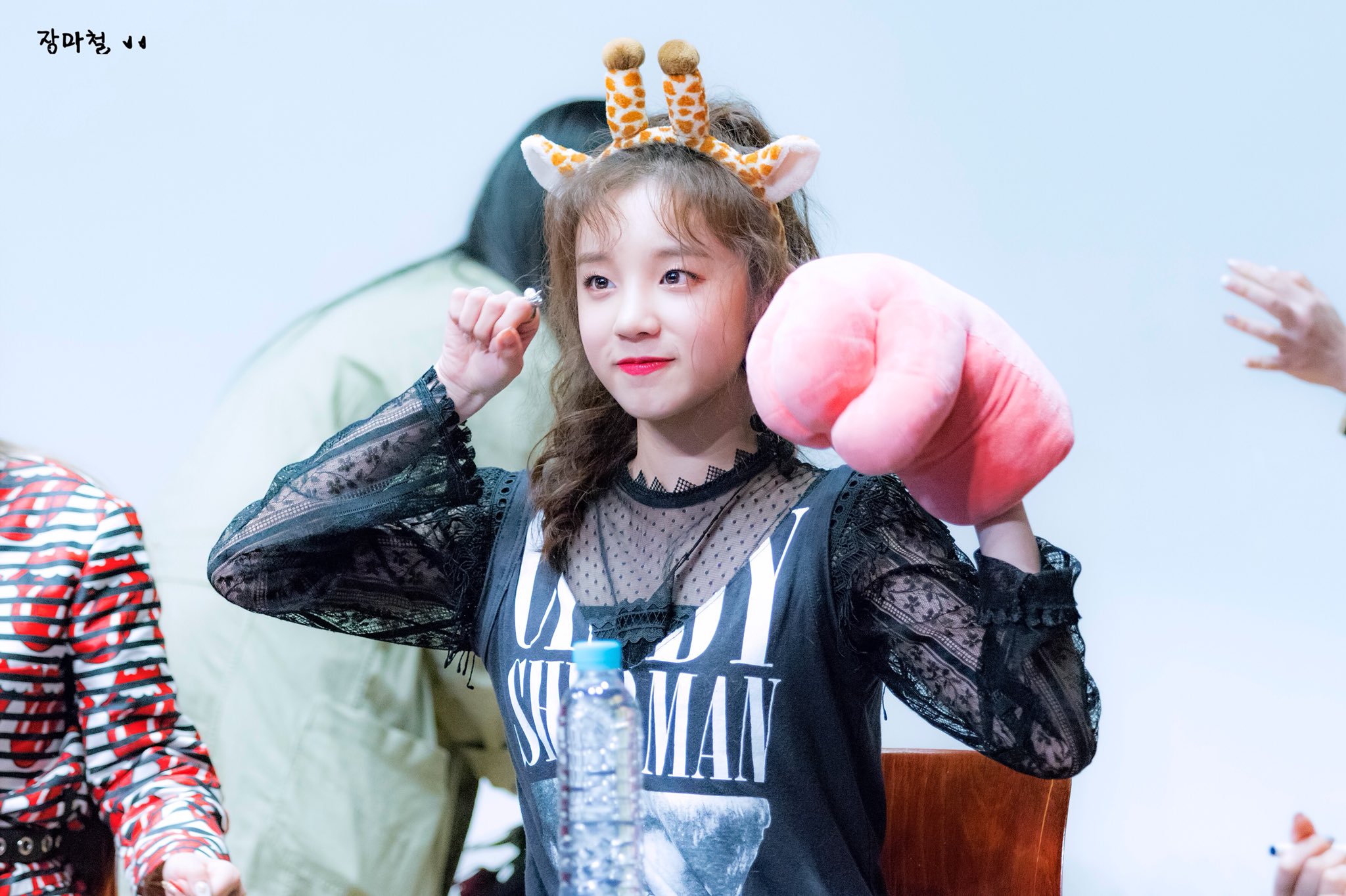 DdJbqOyUQAI5yn1.jpg:orig