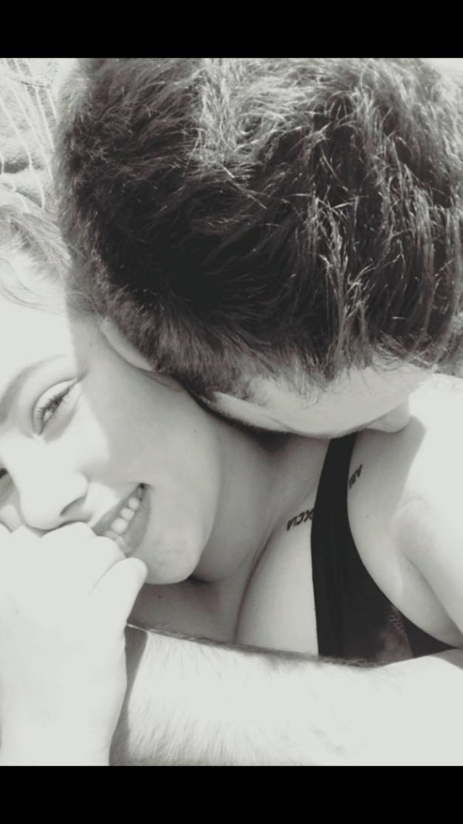 GoMar47993456's tweet photo. Mon amour 💑♥️ https://t.co/KdcalgwaDL