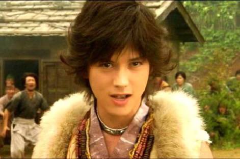 ゼロking 松尾敏伸って聞いて仮面ライダー俳優と言われて正直ピンと来なかったから調べたら劇場版響鬼で歌舞伎やってた人か 前回青木容疑者ならともかく映画で1度しかやってないのにわざわざ仮面ライダー俳優って書く必要があったのかな イケメンなのに