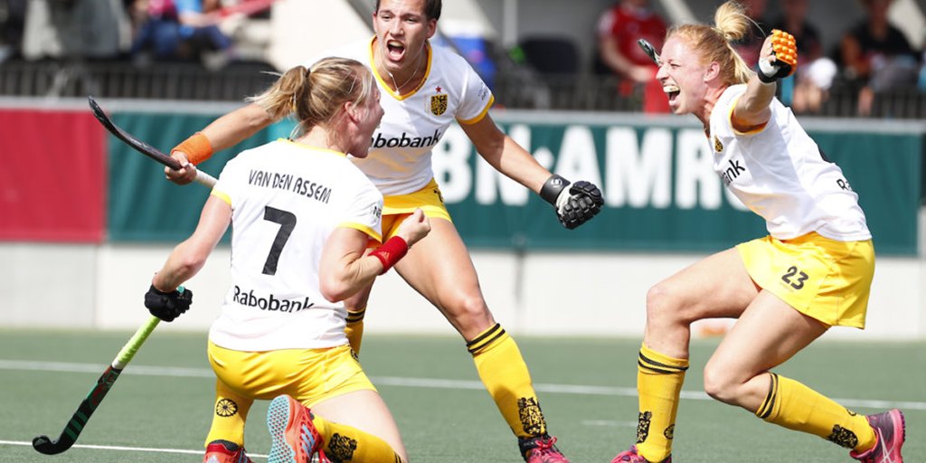 Lekker bezig <a href="/IreenvdAssem/">Ireen van den Assem</a>! Onze heldin scoorde afgelopen weekend de 2-0 tijdens de finale van de hockey play-offs. <a href="/HCHertogenbosch/">HCHertogenbosch</a> is hierdoor voor de 19e keer landskampioen geworden🏑🎉 #held #winnen #denBosch