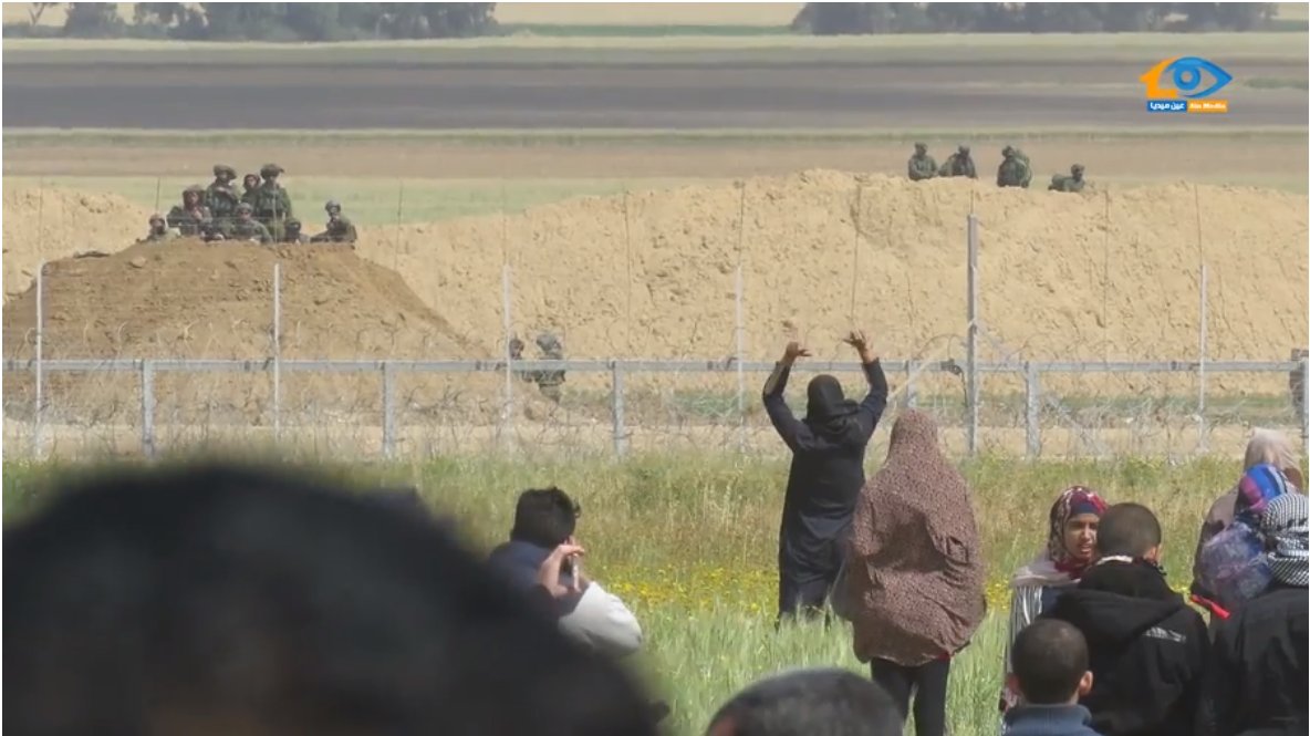 As Israeli snipers shoot Palestinian protesters at Gaza border, Israeli bulldozers demolish Palestinian schools in West Bank, and Israeli officials act to expel @HRW researcher who reports on this, does Israel stand for anything beyond “might makes right”? bit.ly/2KZLXHF