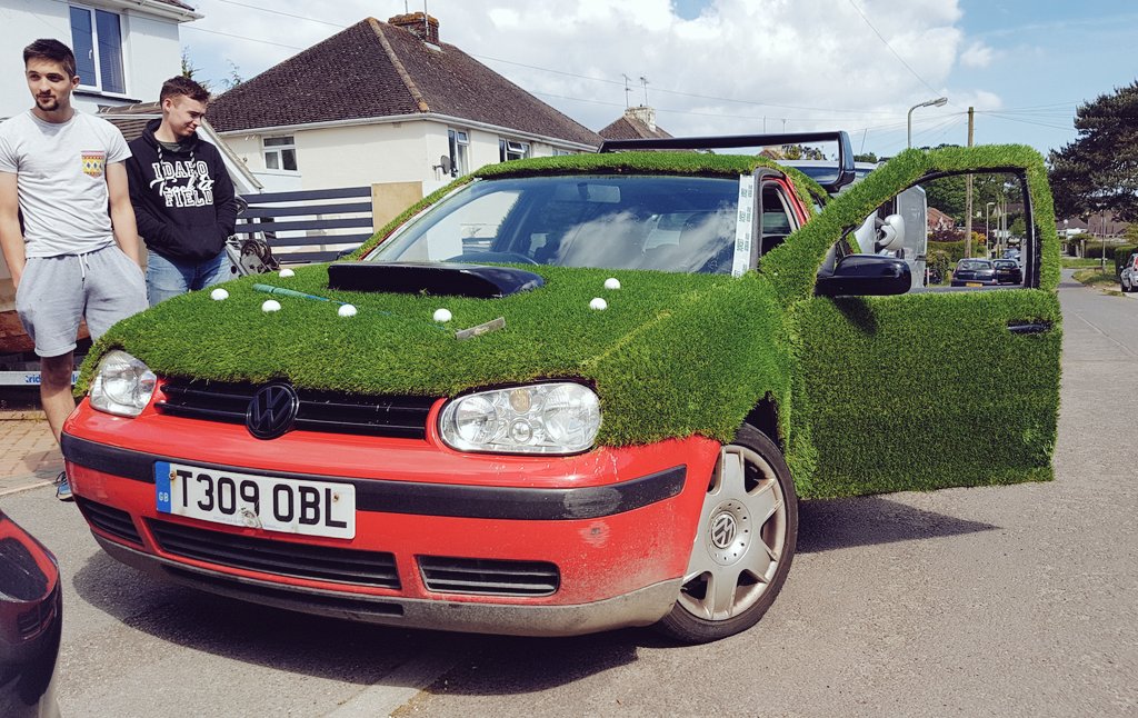 UncubedTech's tweet image. For the love of fun! #UncubedTech are proud sponsors of this grassy rallier! See the boys on the way to Monte Carlo next weekend! #MonteCarloOrBust #BreakTheBox

#car #rally