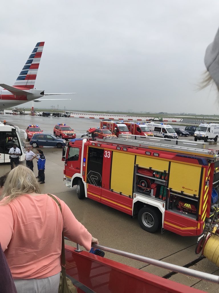 davidwilson245's tweet photo. Casual evacuation due to possible smoke out the tail end of AC 881 CDG to YYZ https://t.co/7jmwtf9ZQk