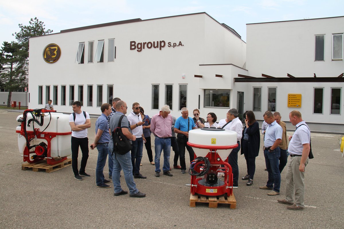 BargamAgri's tweet photo. 10 maggio 2018 #FromRussiaWithLove 
#Bgroup #bargam #projet #agricoltura #agriculture #irrorazione #fansprayers #visita #visit #Russia #Russia2018 #provaincampo #fieldtest #aziendagricola #farm https://t.co/yk7scC01h8