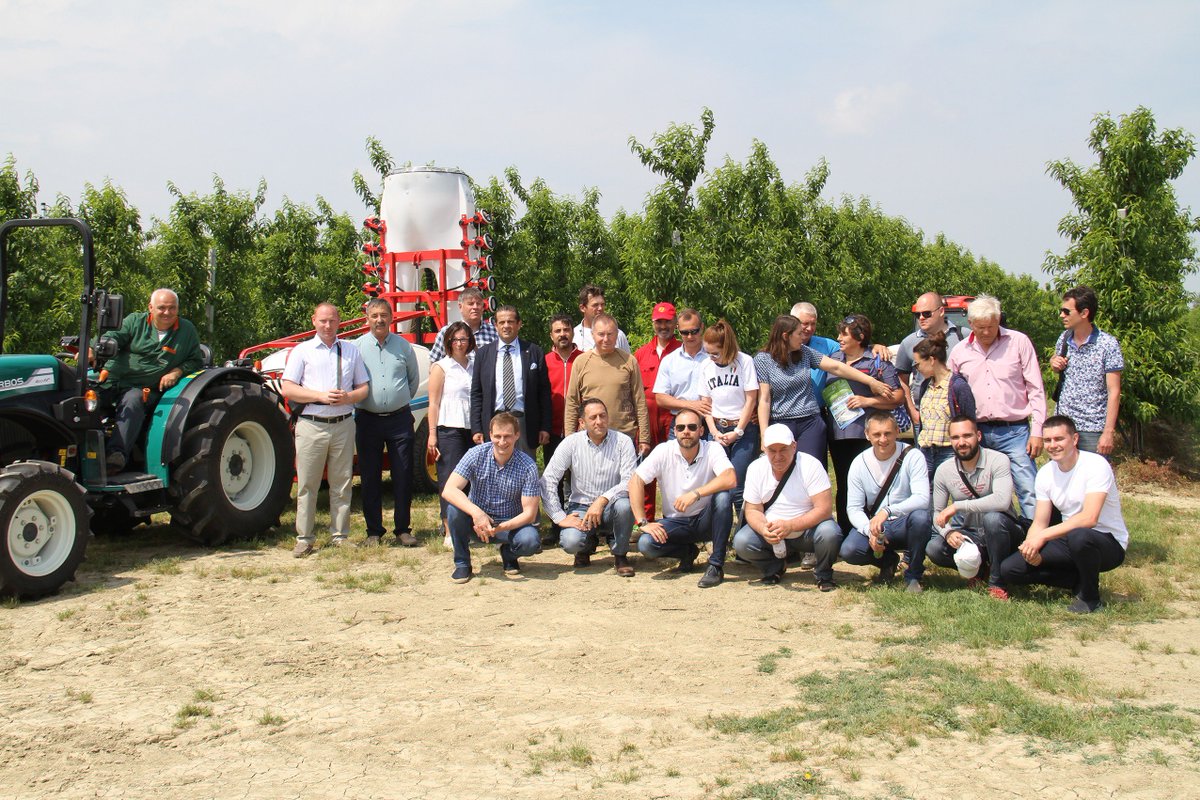 BargamAgri's tweet photo. 10 maggio 2018 #FromRussiaWithLove 
#Bgroup #bargam #projet #agricoltura #agriculture #irrorazione #fansprayers #visita #visit #Russia #Russia2018 #provaincampo #fieldtest #aziendagricola #farm https://t.co/yk7scC01h8
