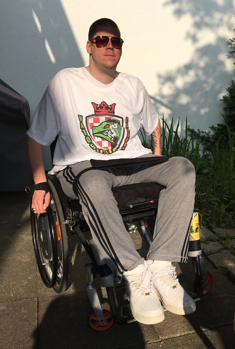 Just a #HotPersonInAWheelchair 🤷‍♂️