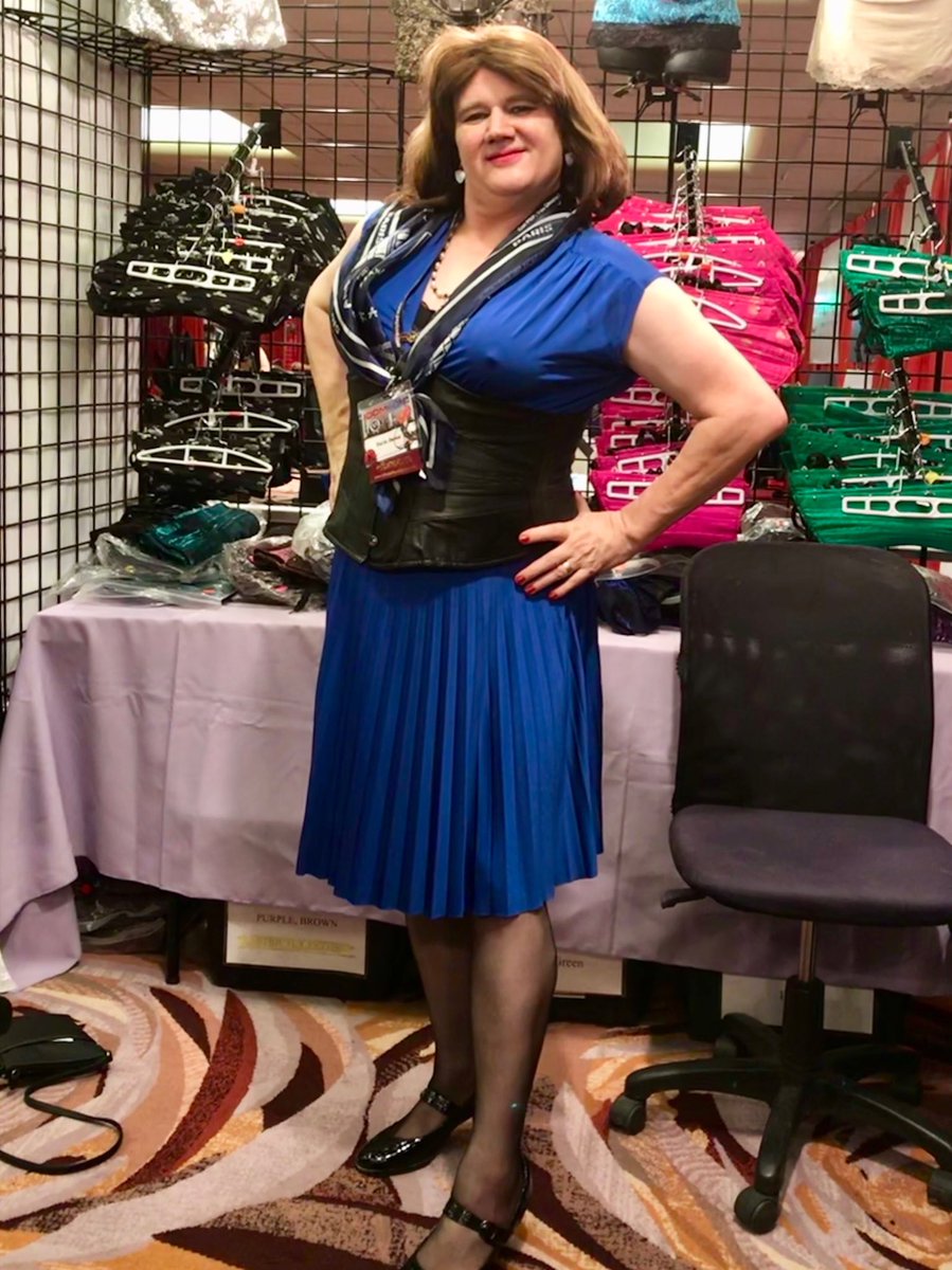 DarlaDonna's tweet photo. Just so happy to be wearing my new corset that I got at @DomConLA #DomConLA2018 https://t.co/bivABI67UA
