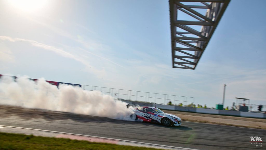 KMVisionPhoto's tweet photo. RDS GP had the first 2018 round on 5-6 May at @moscowraceway with Daigo Saito as a special guest of the weekend. See our action gallery by the link: https://t.co/ZEpTNIhNLH @vdrifte #drift #drifting #rds #rdsgp https://t.co/eDxaY2RObN