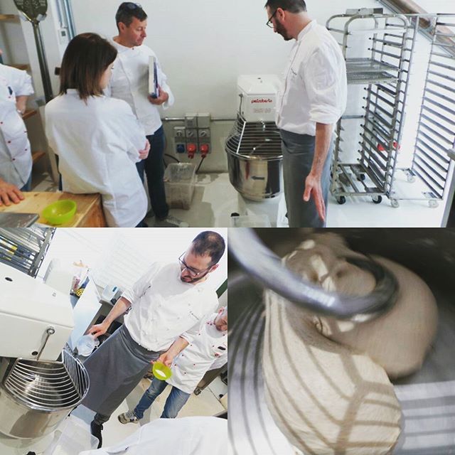MolinoQuaglia's tweet photo. #universitadellapizza #fermentazioni #spontanee iniziamo con i primi impasti #farinapetra #petrabricks #lascuoladelmolino #dovelafarinadiventaarte #futuropetra https://t.co/i10D1dk6Zm https://t.co/tUl1q5km0x