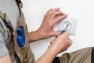 easyrepair2's tweet photo. Pequeños trucos🏡caseros, para evitar grandes trastornos. Porque puedes ser un manitas aunque muchos te consideren un manazas....sólo tienes que seguir nuestros consejos y si no, llámanos☎️ y te enviamos a nuestro manitas oficial!.912 232 208 #FelizLunes
https://t.co/S7QK4TfF3v https://t.co/cKbS4hCh0P