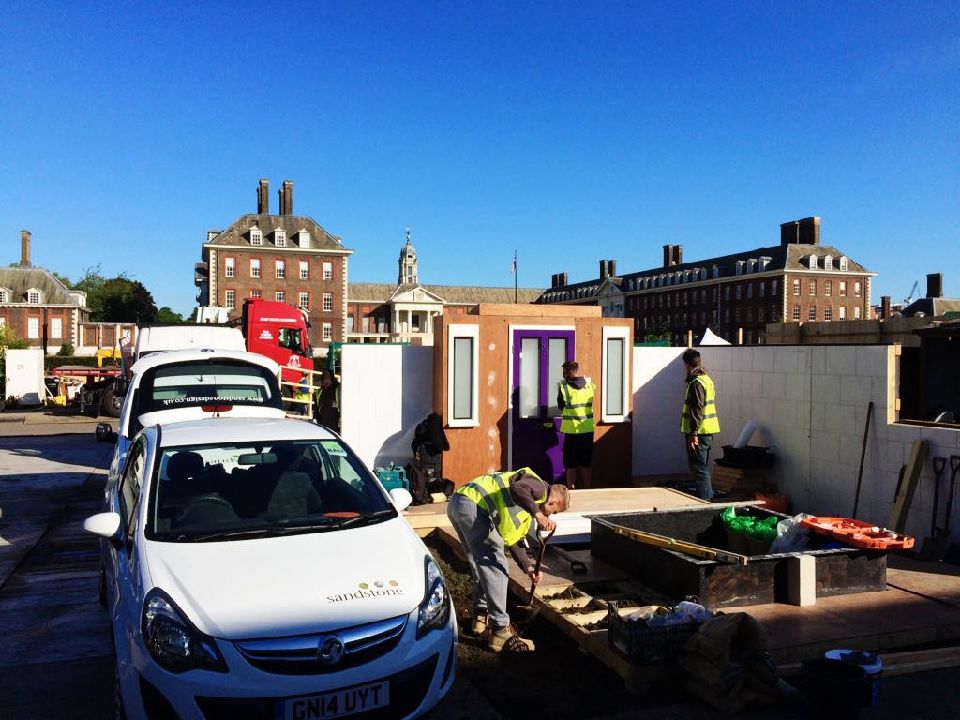 ChilstoneCo's tweet image. Final week before the RHS Chelsea Flower Show. Let's get building and planting! Eek! #gardendesign #Chelsea2018 #chelseaflowershow  @SandstoneGarden @HOWGREENNURSERY @MumfordWood