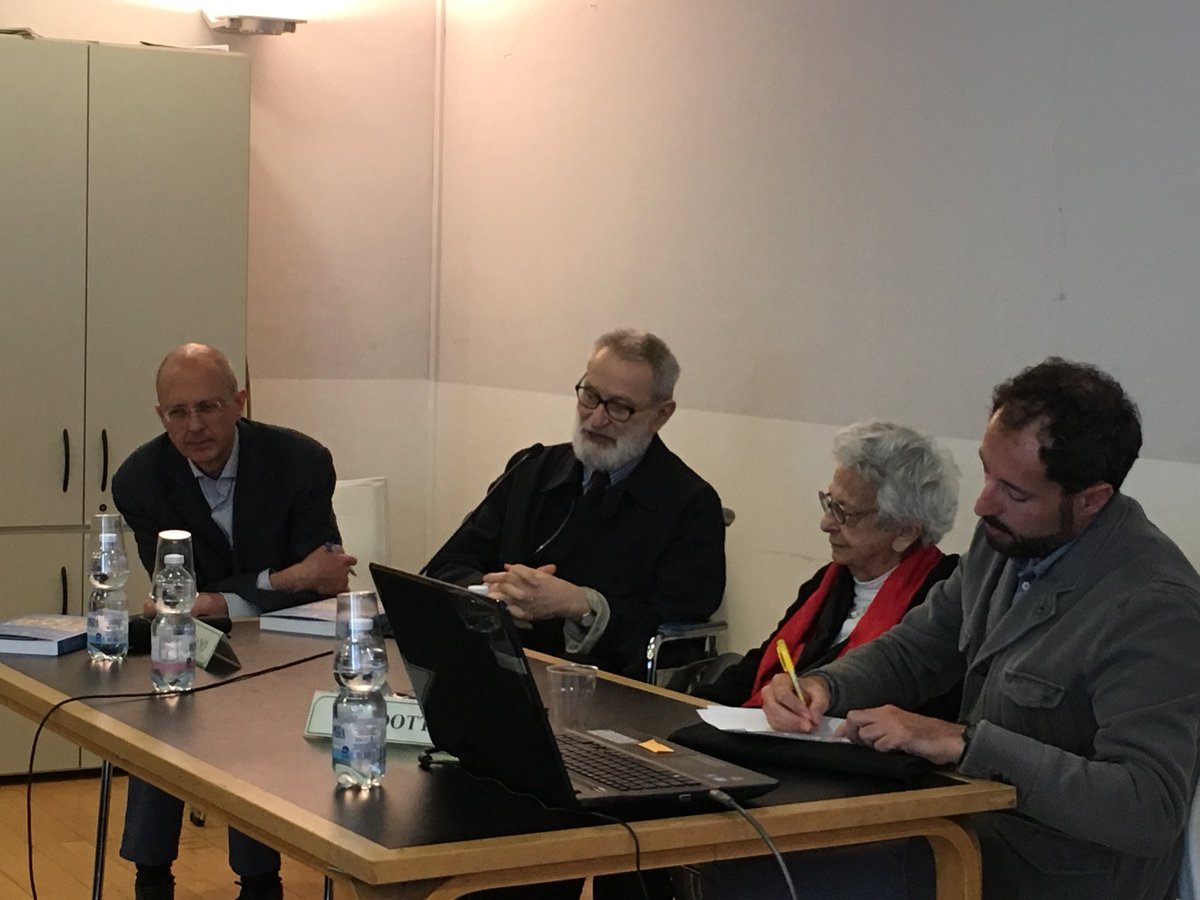 fondazione1563's tweet photo. G. Romano: affrontare questa ricerca su Juvarra non solo a partire dalle opere ma tenendo conto di un corpus più complesso e studiando la “strategia concettuale” juvarriana. #programmabarocco #SalTo18 #Fondazione1563 https://t.co/YTrw7jz2yr