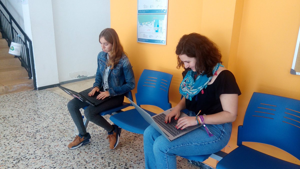 reyesmaria97's tweet photo. @bdelpinohurtado @Ariiisr3 ya han colaborado con #TecnologiaSinSangre Sin quieres colaborar, estamos en el Aulario de la Facultad de Ciencias de la Educación! https://t.co/84a8gEd8se