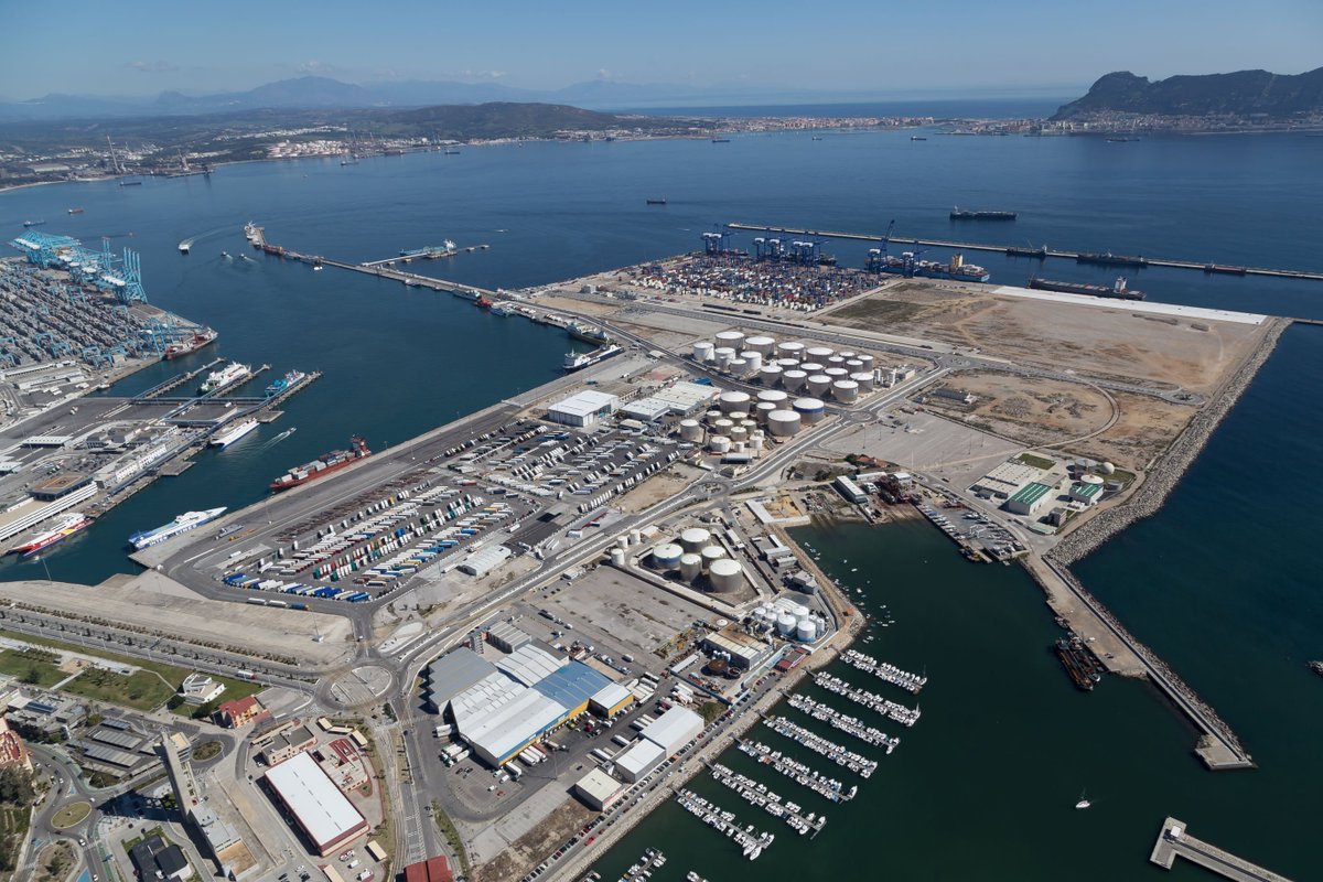PuertosEstado's tweet photo. #SpanishPorts take positions on the new silk route ➡️ Spanish and international ports &amp; companies coordinated by @PuertosEstado will participate from 5/16-18 at #TransportLogisticChina. [PR]: https://t.co/tzwovxgKD1 📸 TTIA #TLChina2018 #TranportLogisticChina2018 #TLChina https://t.co/lDBDsAVvt1