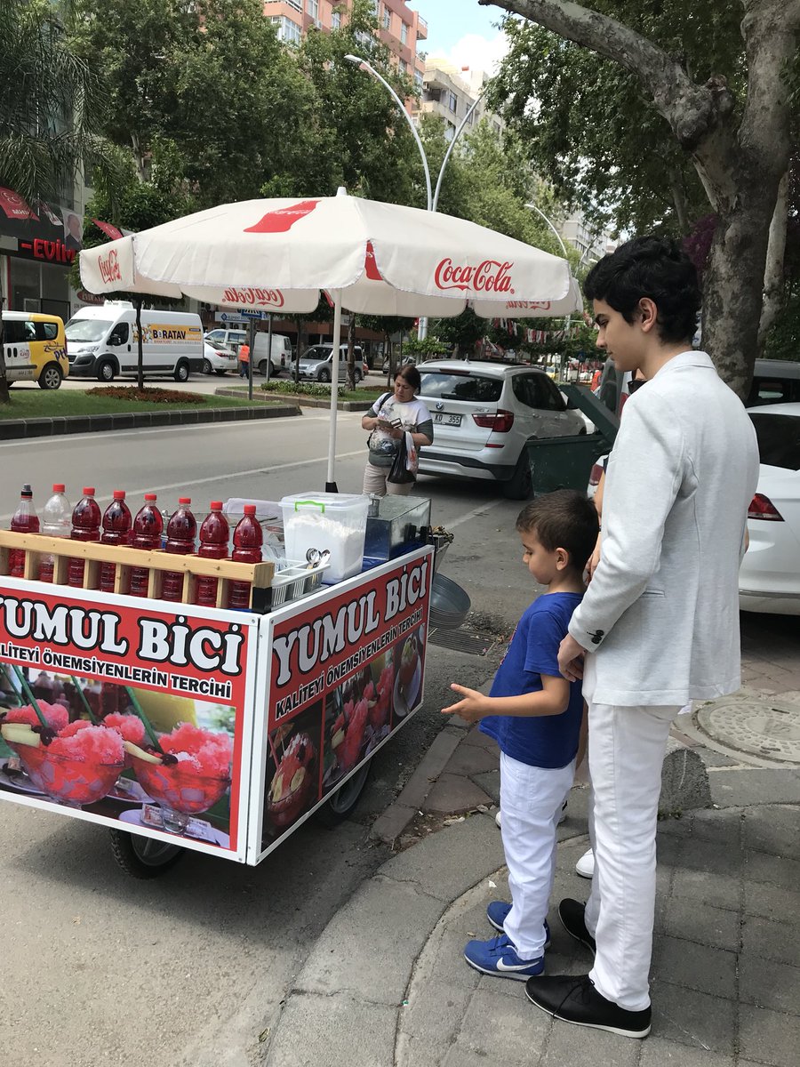 Bizimkilerden sonra ilk kez aynı sette Bizimkilerden sonra ilk kez aynı sette