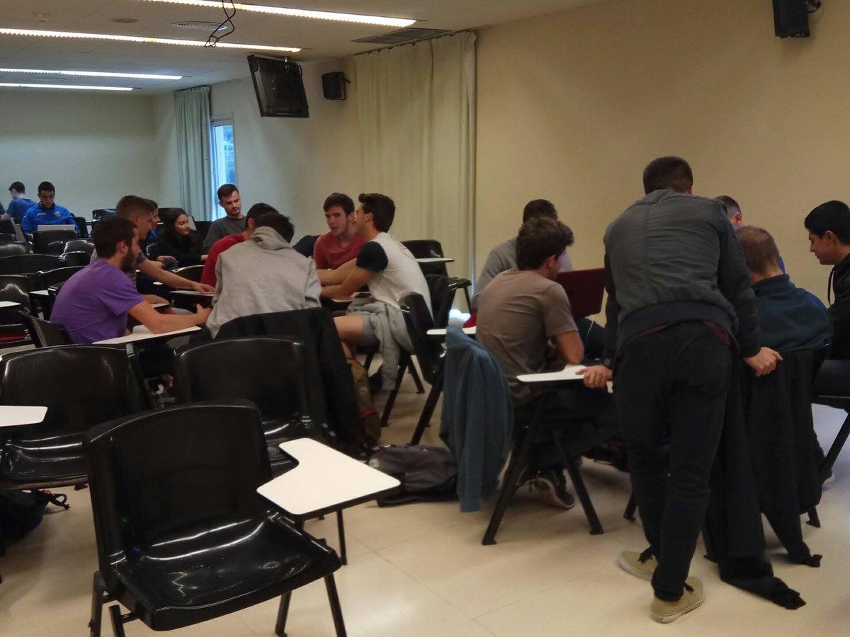 xals66's tweet image. Preparant el repte final de 500 punts: &quot;tu TLE me suena&quot;. Dimecres 23 posarem a prova la vostra capacitat d&apos;impactar. Les millors presentacions seran presentades als vostres companys de segon del curs vinent el primer dia perquè coneguin la mecànica de l&apos;assignatura
#PEAFE2018