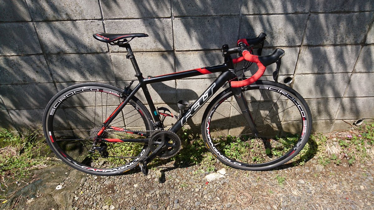 FELT0119's tweet photo. とりあえず自転車競技部を5月7日に引退しました！
1年のことは事故とか多くて大変で2年は怪我や進路でいろいろあったけど3年間無事に競技部としての生活を終えることができました。
思い出に残るいい3年間でした。
結果は残せなかったけど今後の人生でいきてくるものだとおもいます！ https://t.co/83ZvFp1Qs4